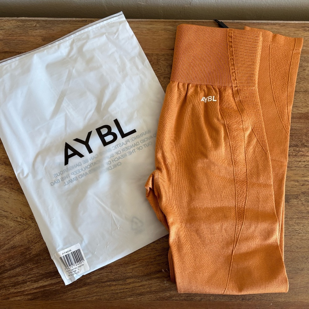 NWT AYBL Balance V2 Seamless Leggings Color Orange Size Small